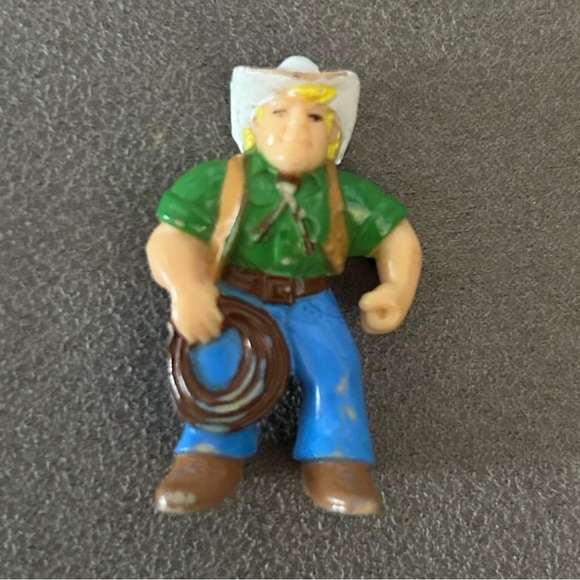 Lincoln Logs sheriff Figurine 2” - Picture 1 of 2